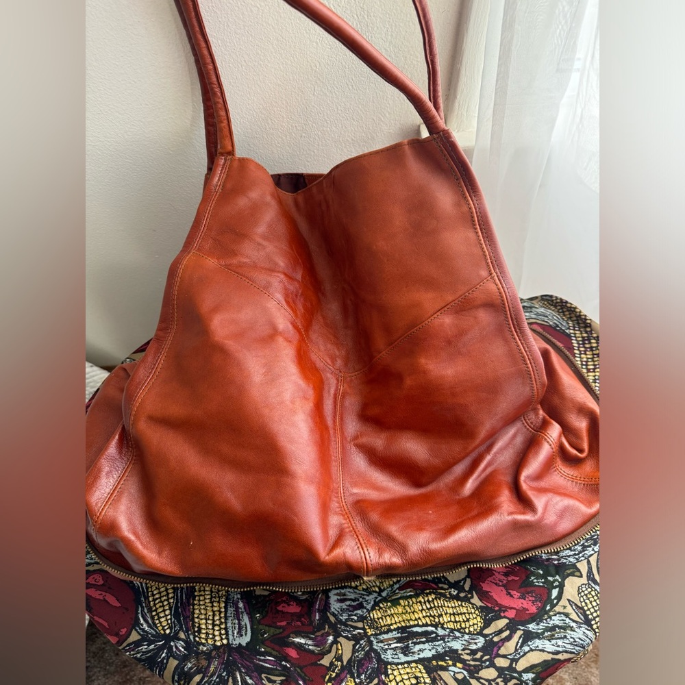 Genuine Colombian Soft Leather tote, YIDI Shoulder bag. Brown.